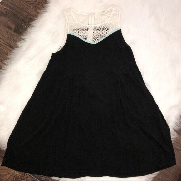 KORI America small boho flowy lace dress - Picture 8 of 10